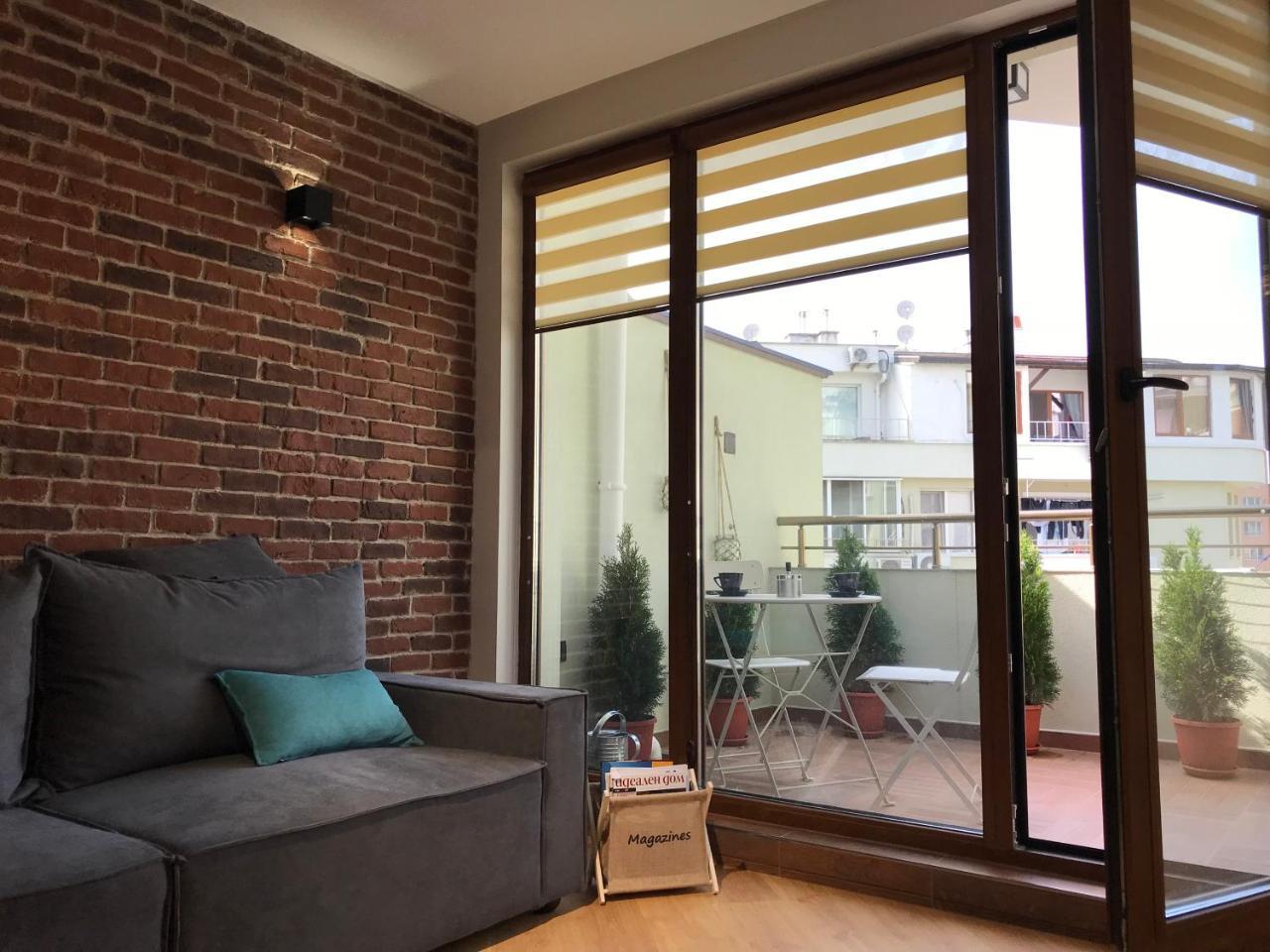 Bright, Comfortable And Cozy Apartment Burgas City Eksteriør billede