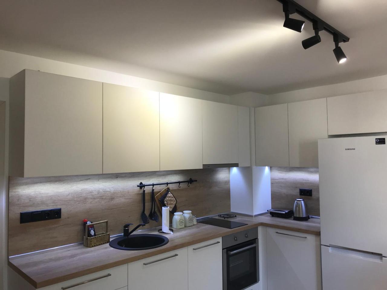 Bright, Comfortable And Cozy Apartment Burgas City Eksteriør billede