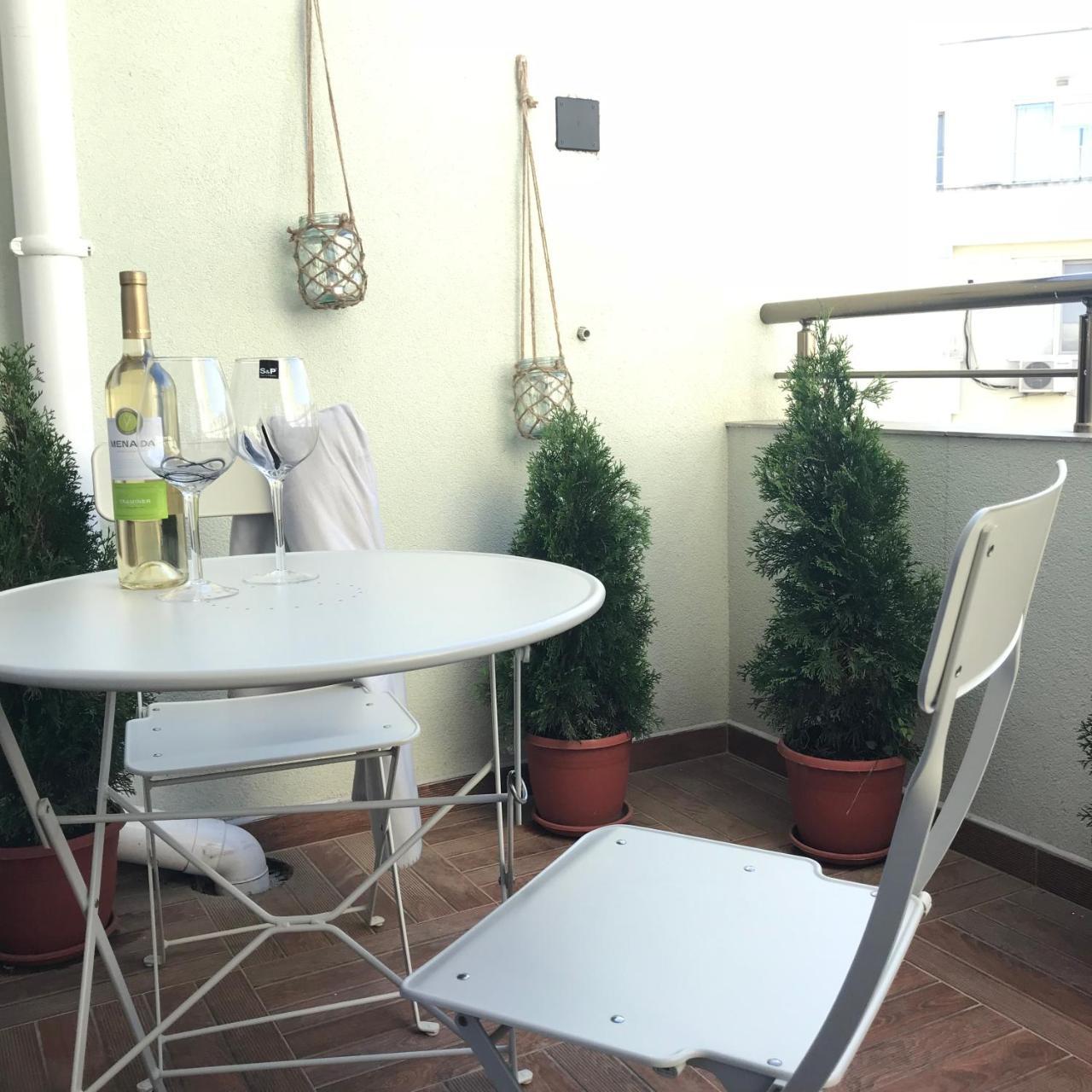 Bright, Comfortable And Cozy Apartment Burgas City Eksteriør billede