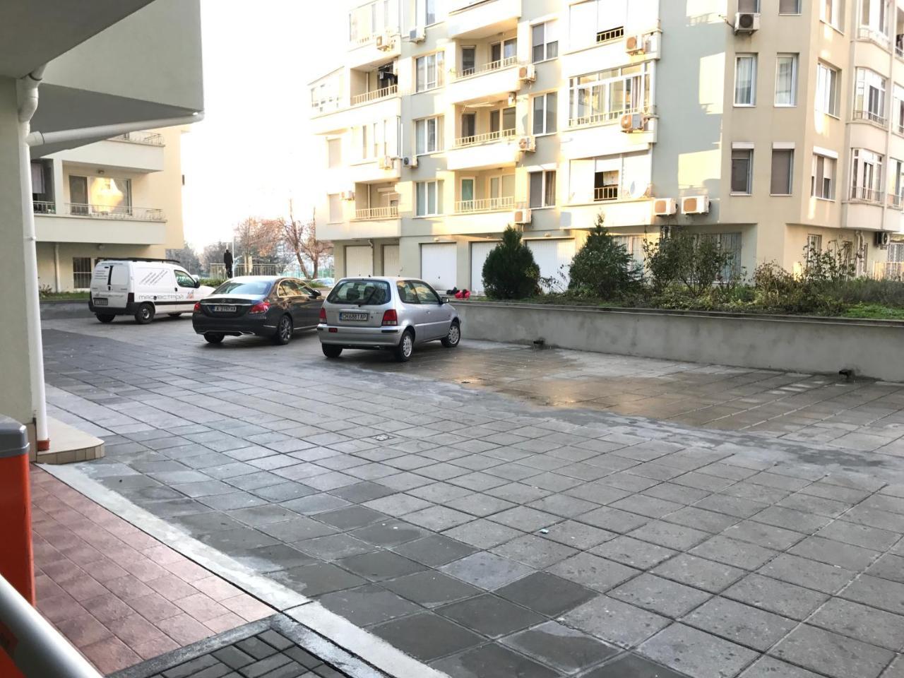 Bright, Comfortable And Cozy Apartment Burgas City Eksteriør billede